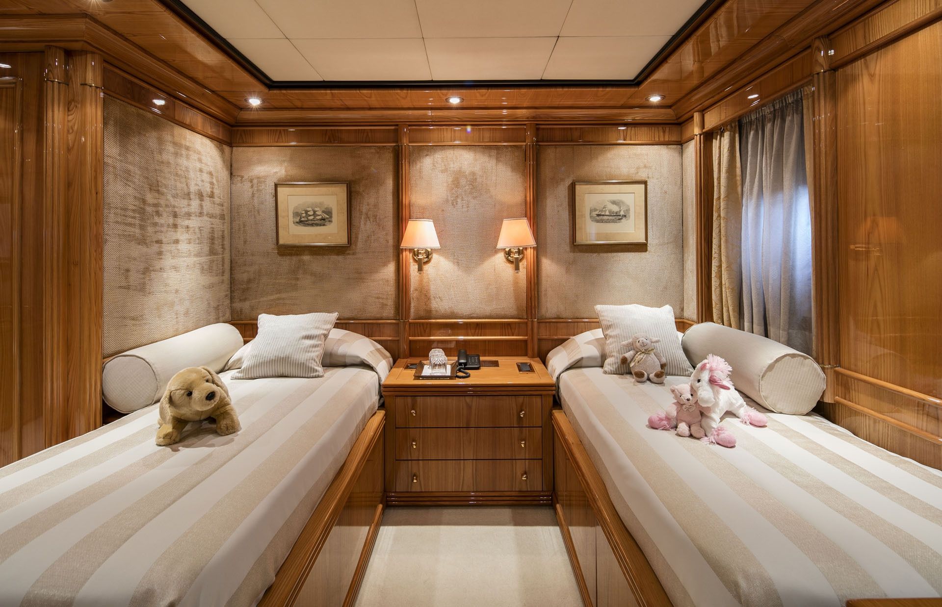 JAAN Intermarine SPA 138 Twin
