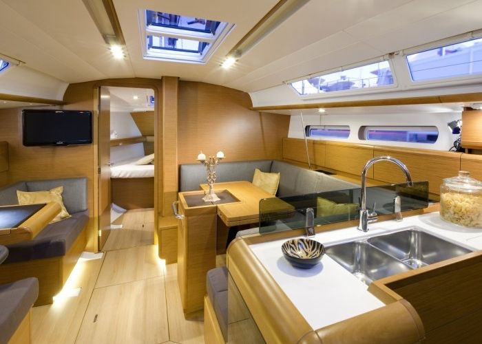 Jeanneau Sun Odyssey 409 - Galley