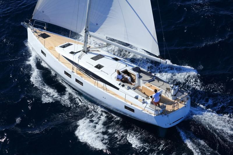 Jeanneau 51 Sailing