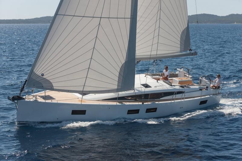 Jeanneau 51 Sailing