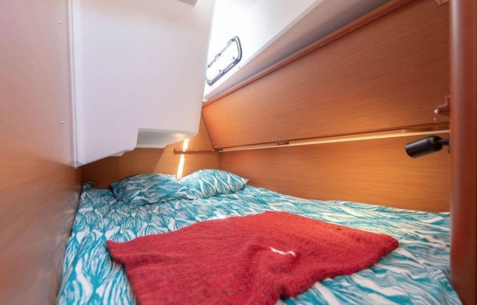 Jeanneau Sun Odyssey 46.1 Cabin