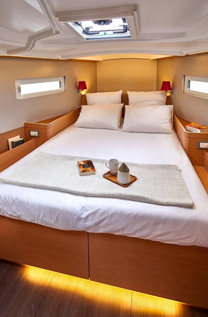 Jeanneau Sun Odyssey 410 Cabin