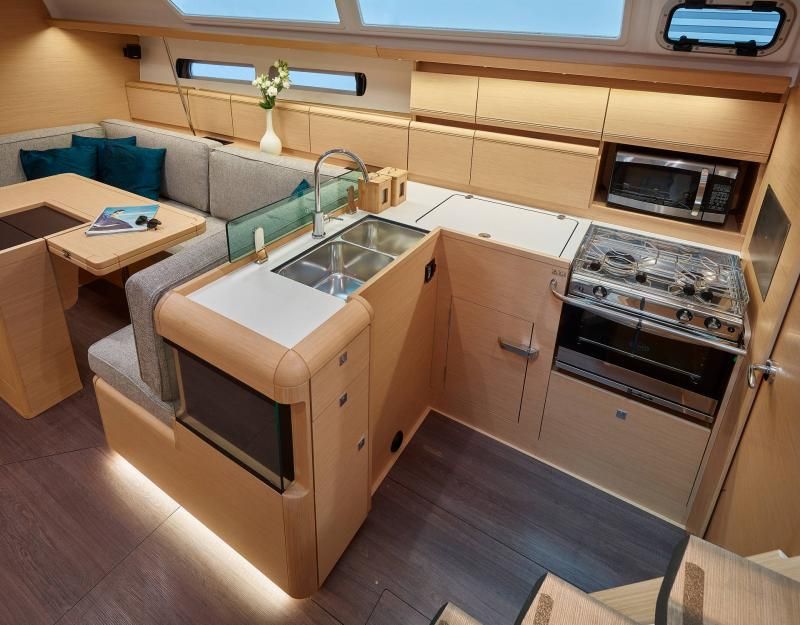 Jeanneau Sun Odyssey 449 Kitchen