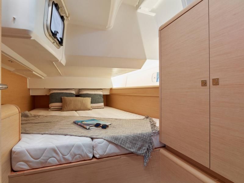 Jeanneau Sun Odyssey 449 Cabin