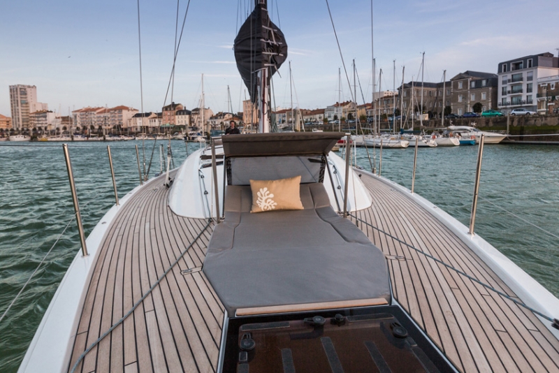 Bareboat Sailing Yacht Jeanneau 54 5 + 1 cabins (5 double 1 single) 2019 Athens Alimos