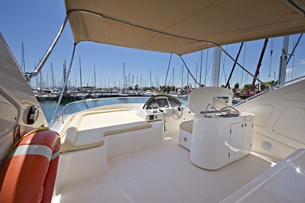 JULY Aicon 64 Flybridge
