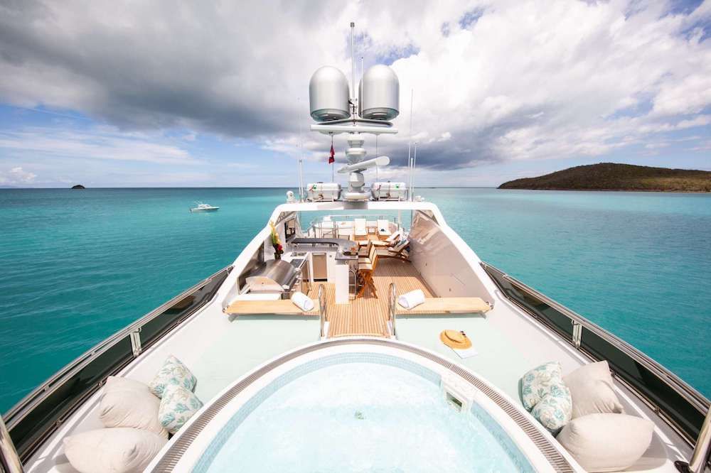 JUST ENOUGH Motor Yacht Sun Deck