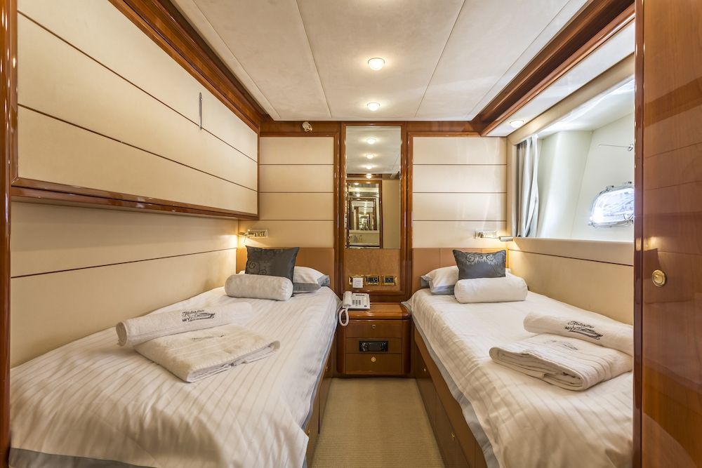 KATARIINA - Ferretti 27m