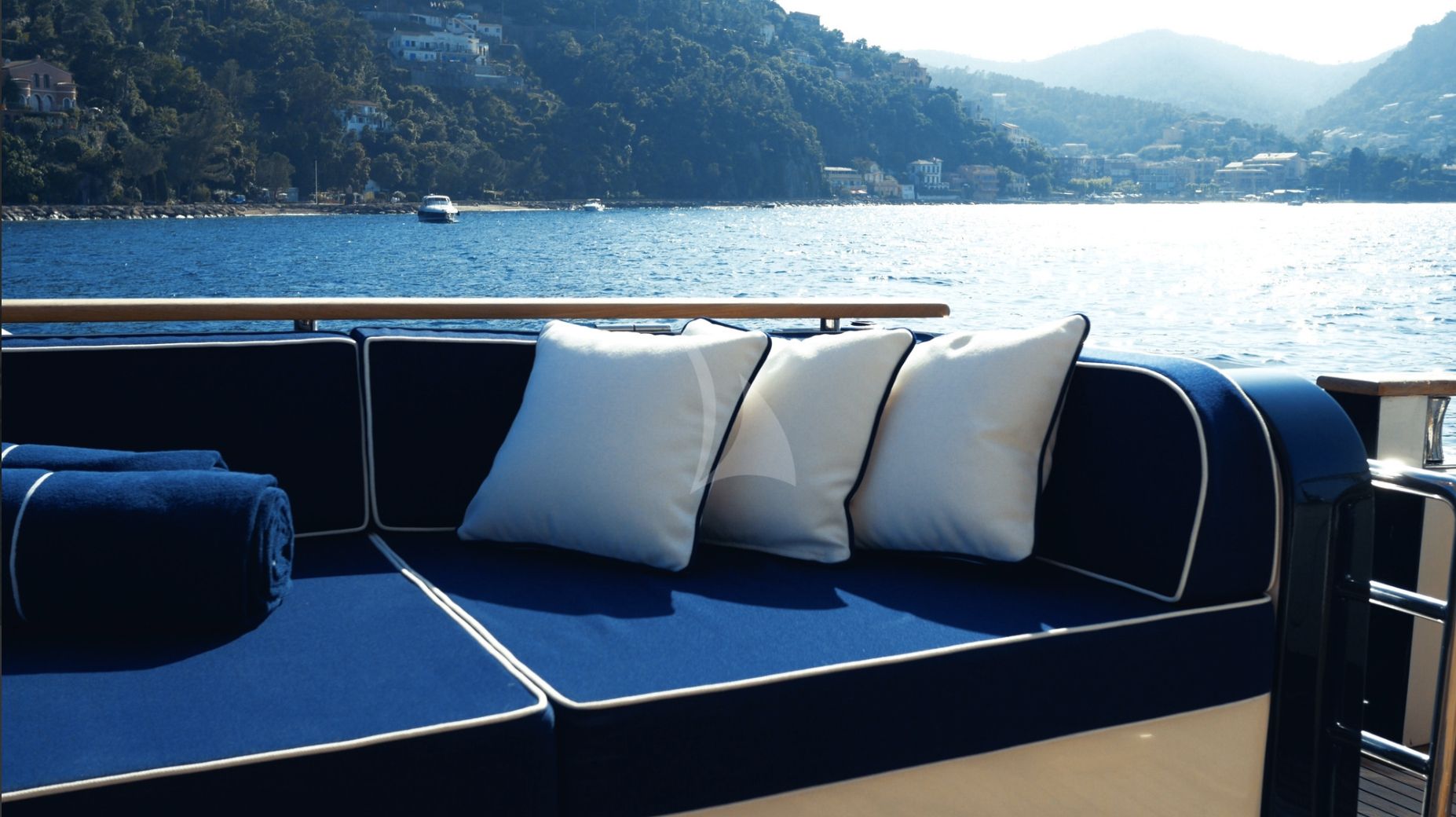 Aft deck seating