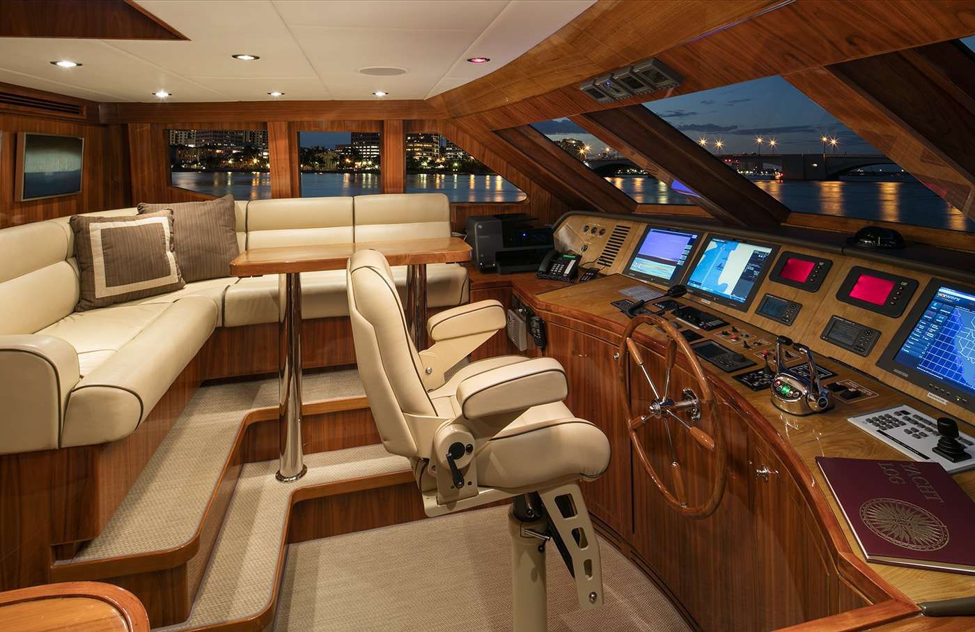LADY DEENA II Hargrave 101 Luxury Motoryacht Wheelhouse
