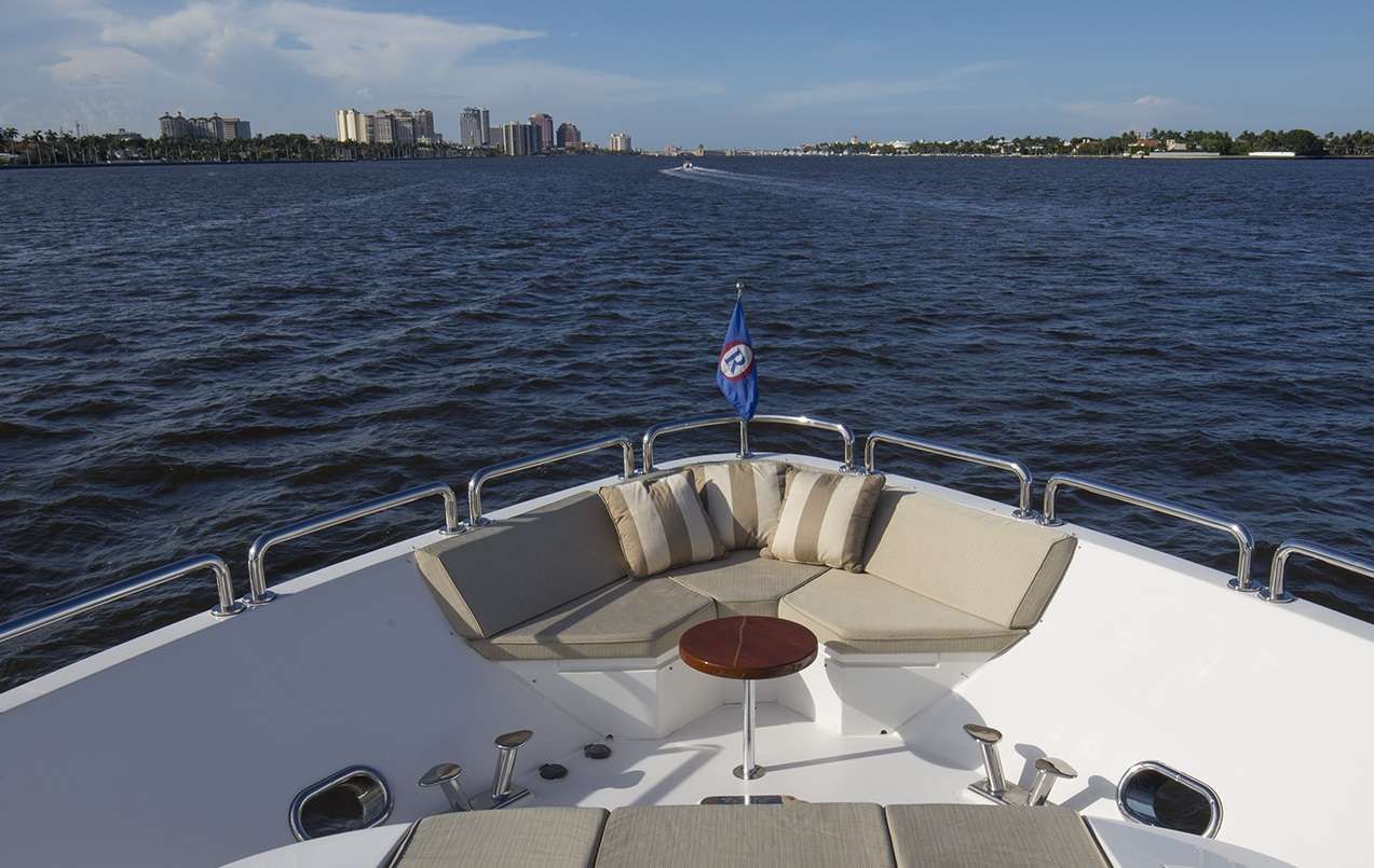 LADY DEENA II Hargrave 101 Luxury Motoryacht Bow
