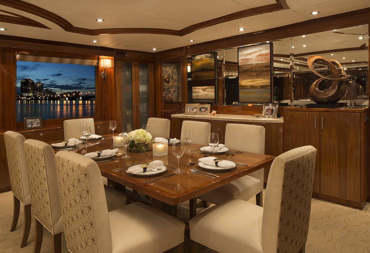 LADY DEENA II Hargrave 101 Luxury Motoryacht Dining