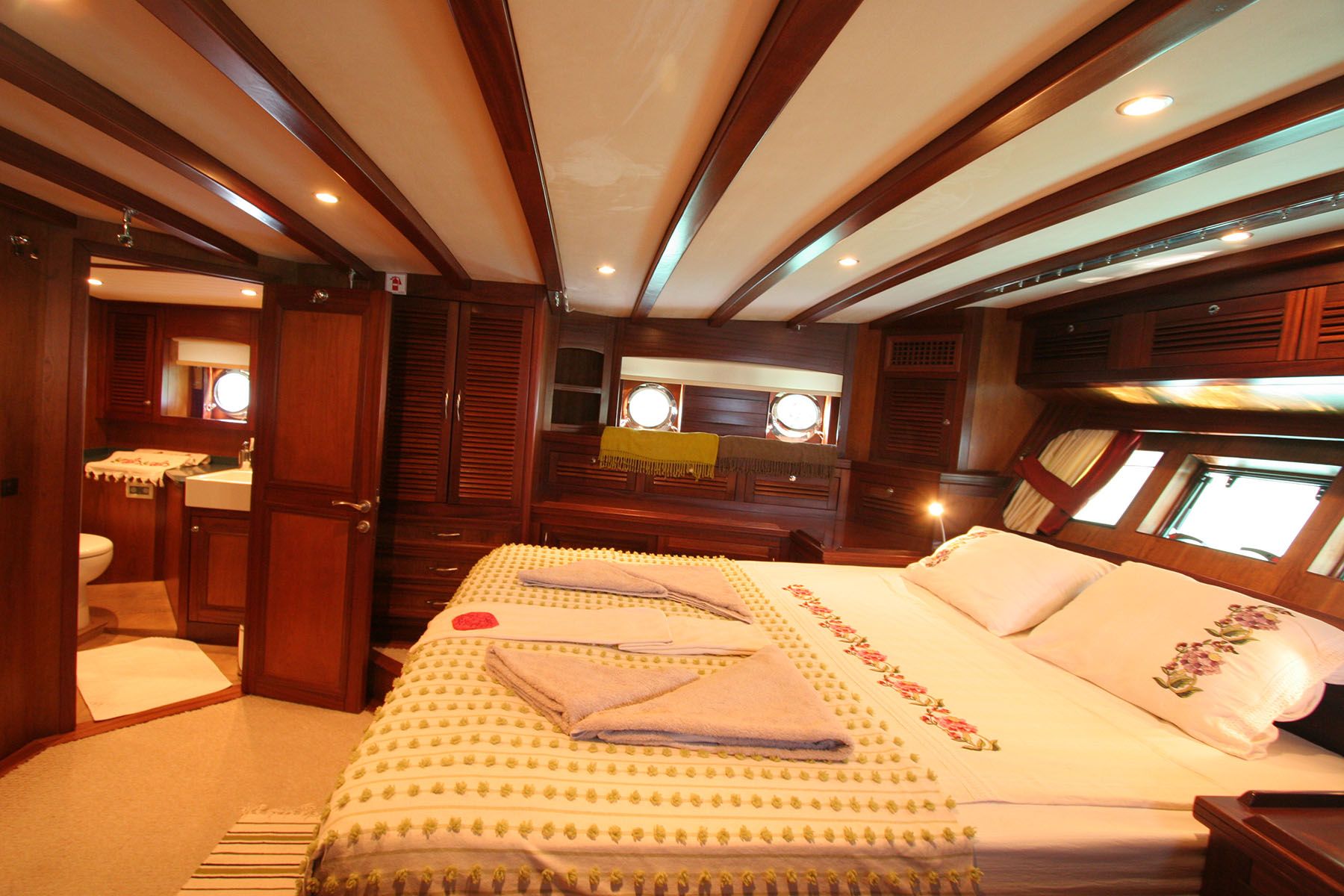 LADY FREYA Cabin