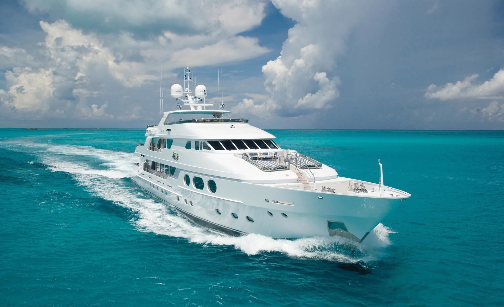 LADY JOY Cruising