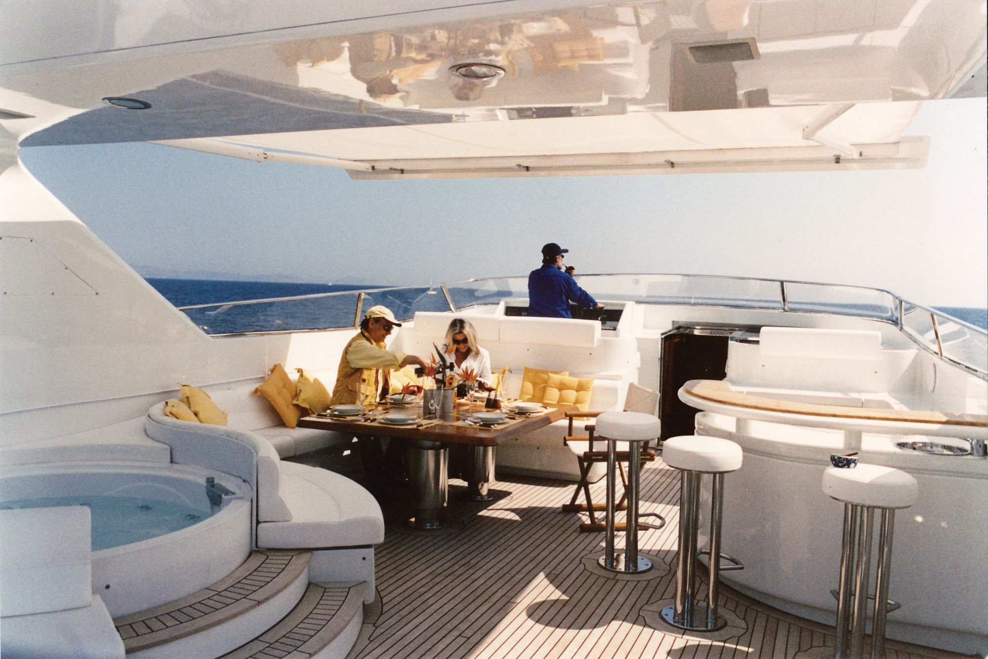 LADY P - Crewed Motor Yacht - Flybridge