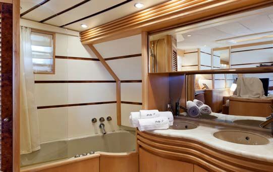 LADY P - Crewed Motor Yacht - Ensuite