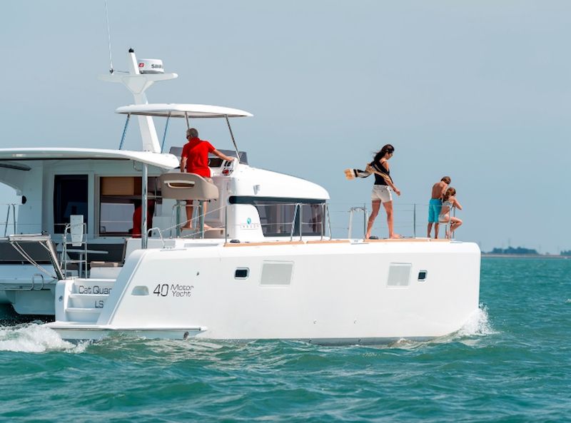 lagoon 40 power catamaran specs