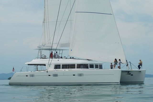 Charter A Yacht In Singapore