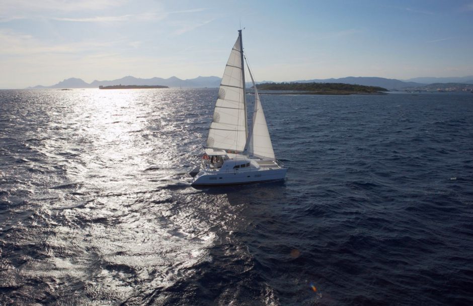 Lagoon 380 (2018) - At Sail