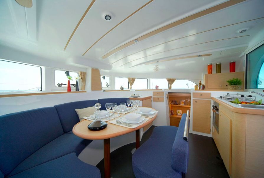 Lagoon 380 (2018) - At Sail