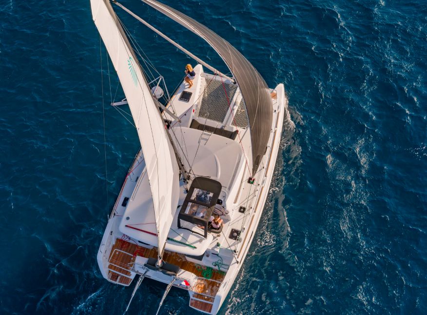 Lagoon 40 - Under sail