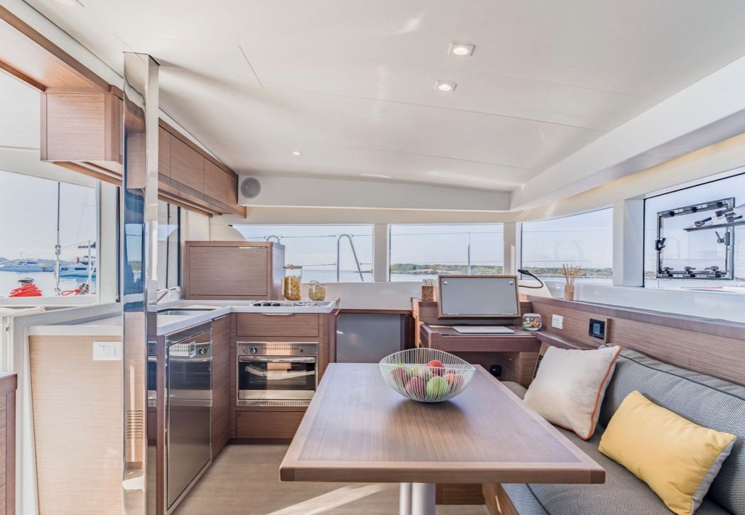 Lagoon 40 Salon