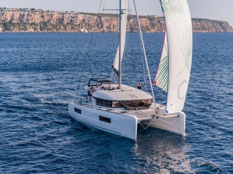 Lagoon 40 Sailing