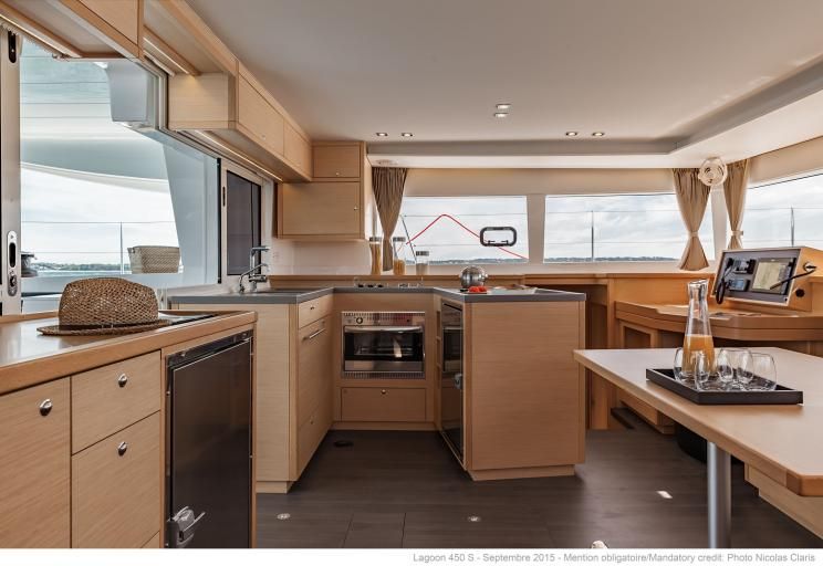 Lagoon 450 F - 4 double cabins