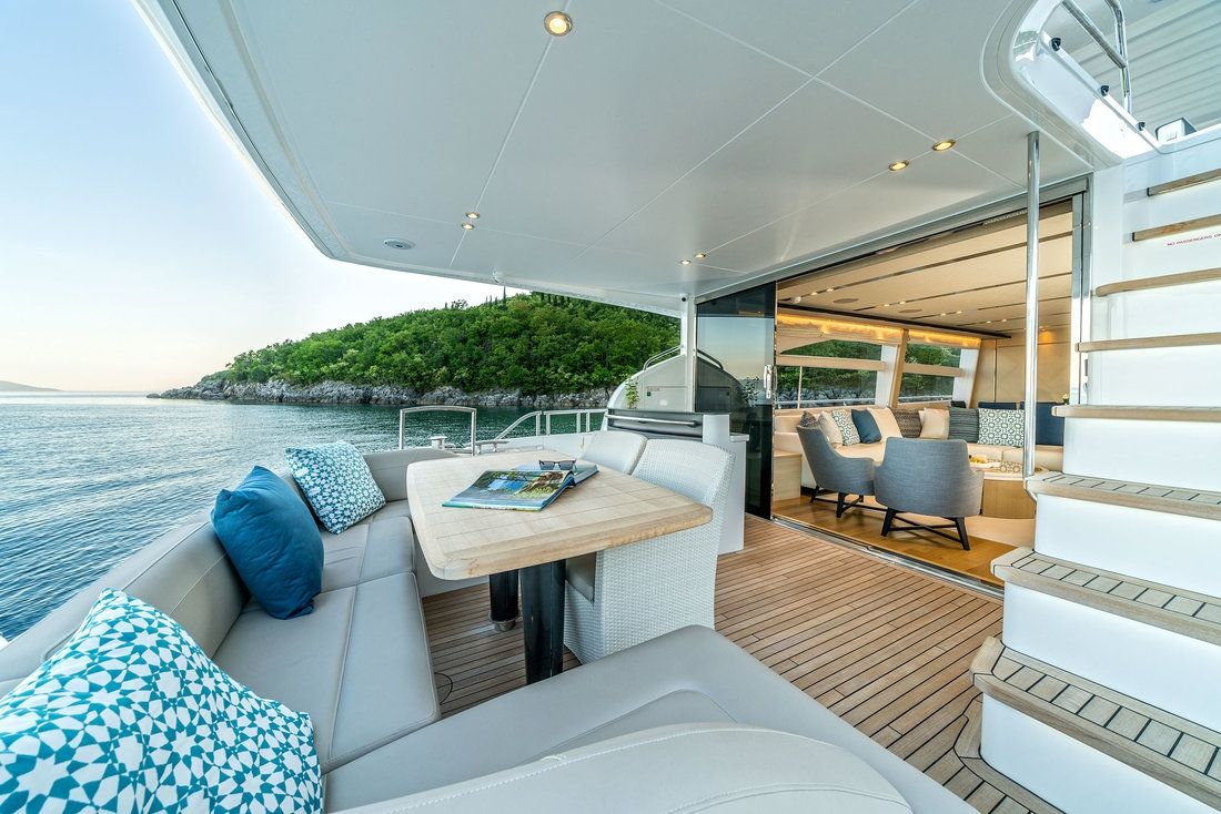 LARIMAR II - Princess 84