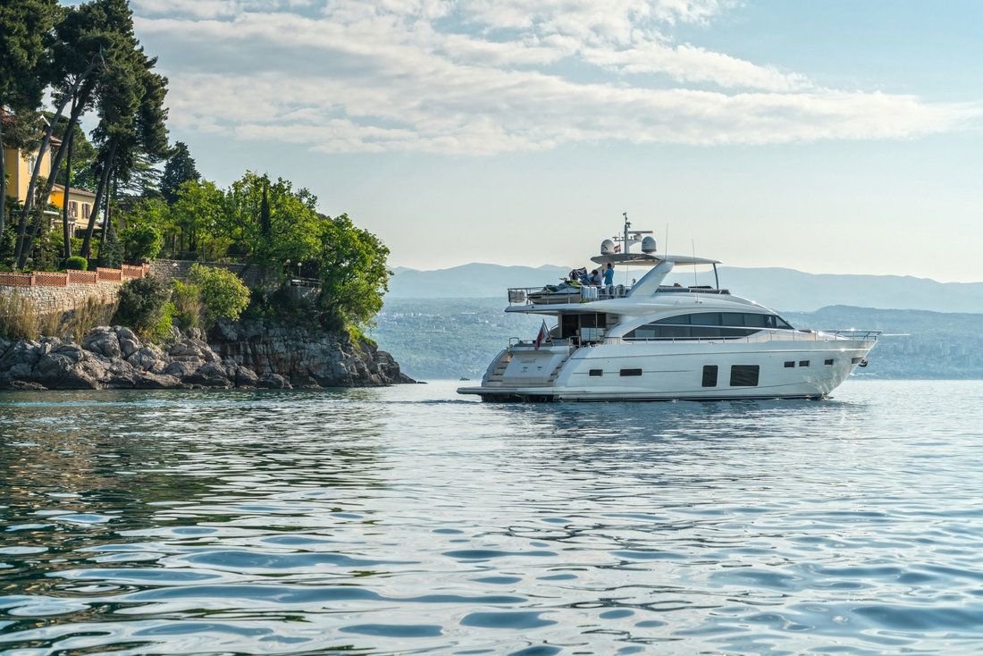 LARIMAR II - Princess 84