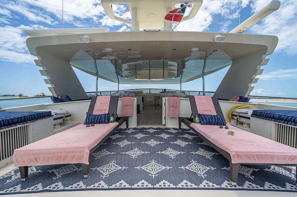 LEGACY Motor Yacht Fly