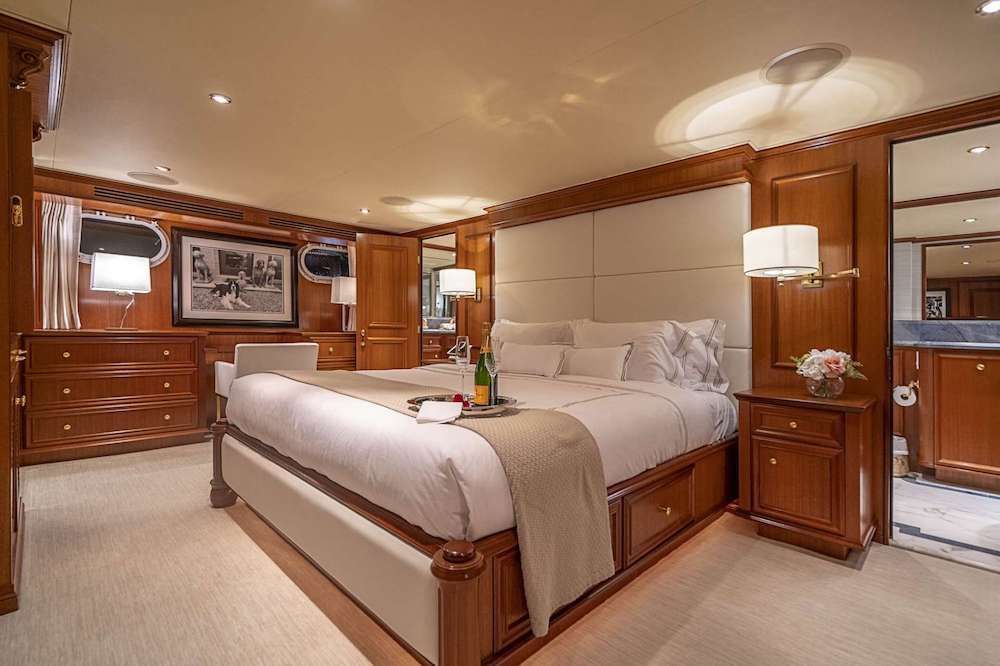 LEGACY Motor Yacht Master Cabin