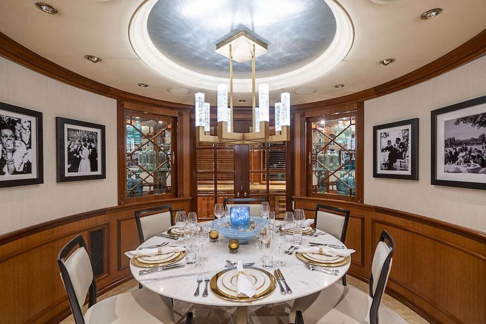 LEGACY Motor Yacht Dining