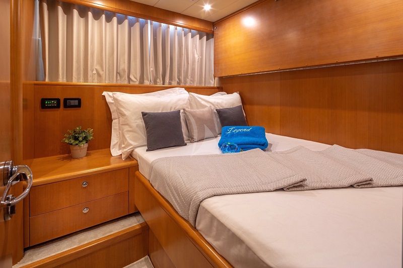 double bed cabin