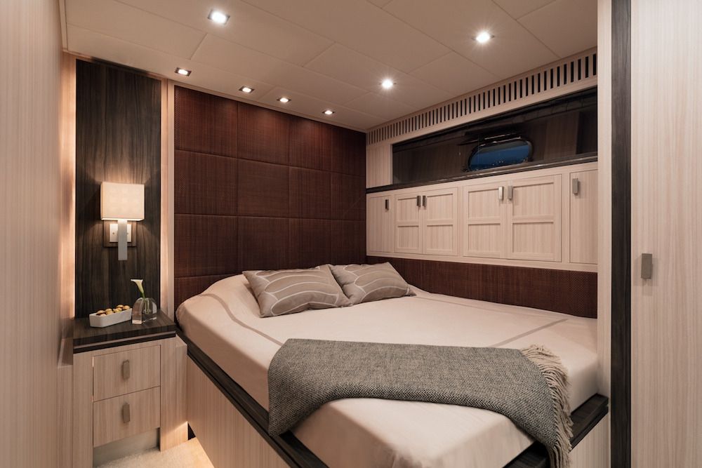 Leopard 34m Motor Yacht Double Cabin