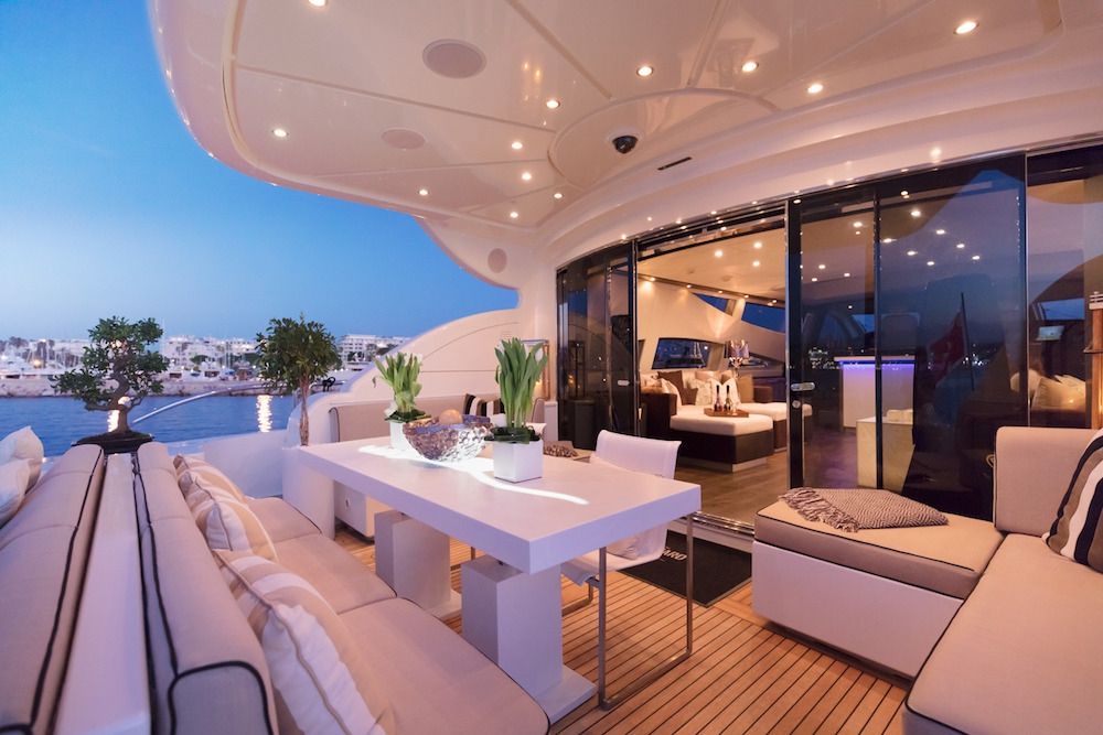 Leopard 34m Motor Yacht Aft Dining
