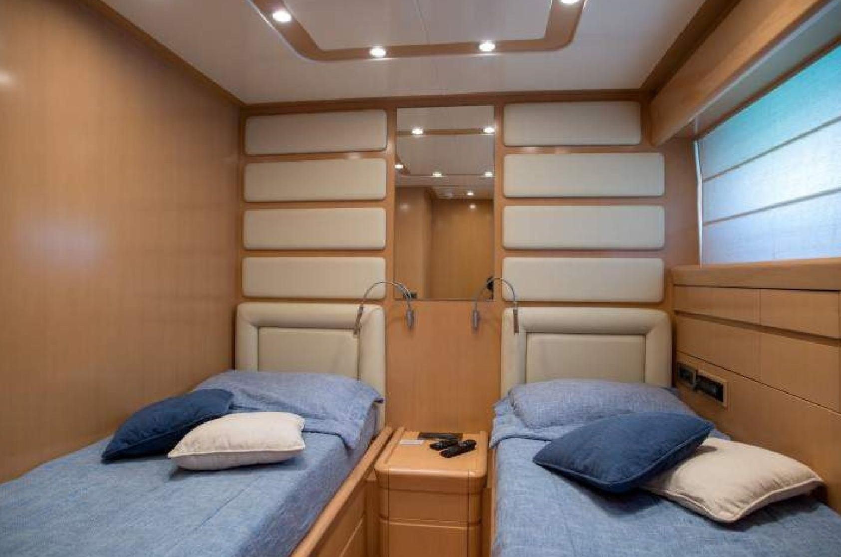 LETTOULI III Posillipo 21m Twin