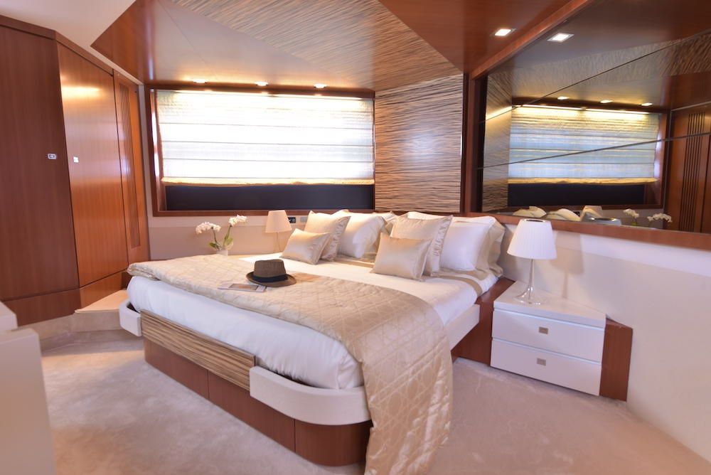 LITTLE ONE - Baia Italia 70 - Master Cabin
