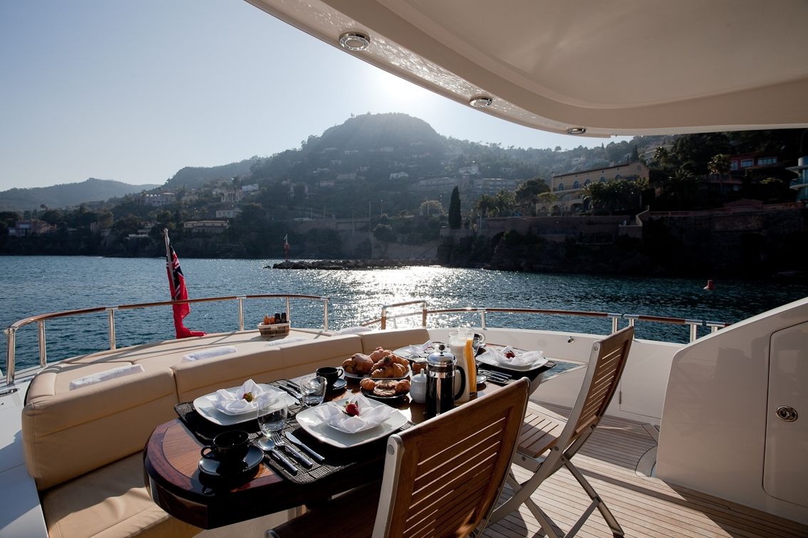 LIZZI Lazzara 75 Luxury Motoryacht Al Fresco