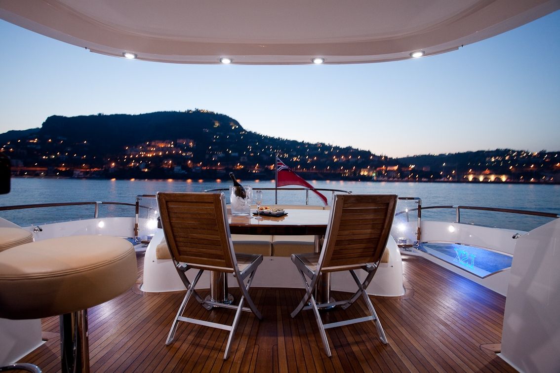 LIZZI Lazzara 75 Luxury Motoryacht Evening Views