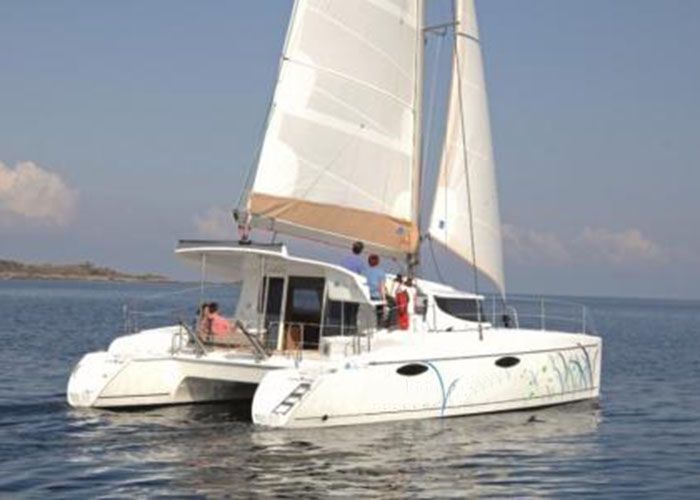Mahe 36 - Sailing