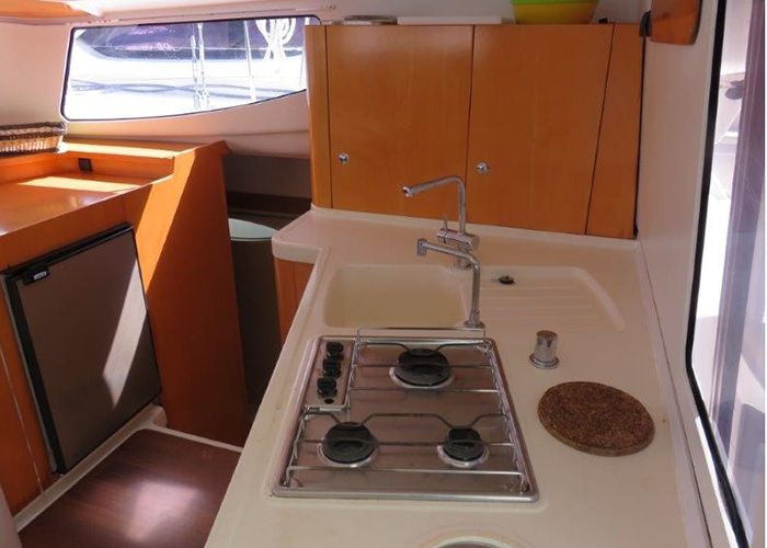 Mahe 36 - Galley