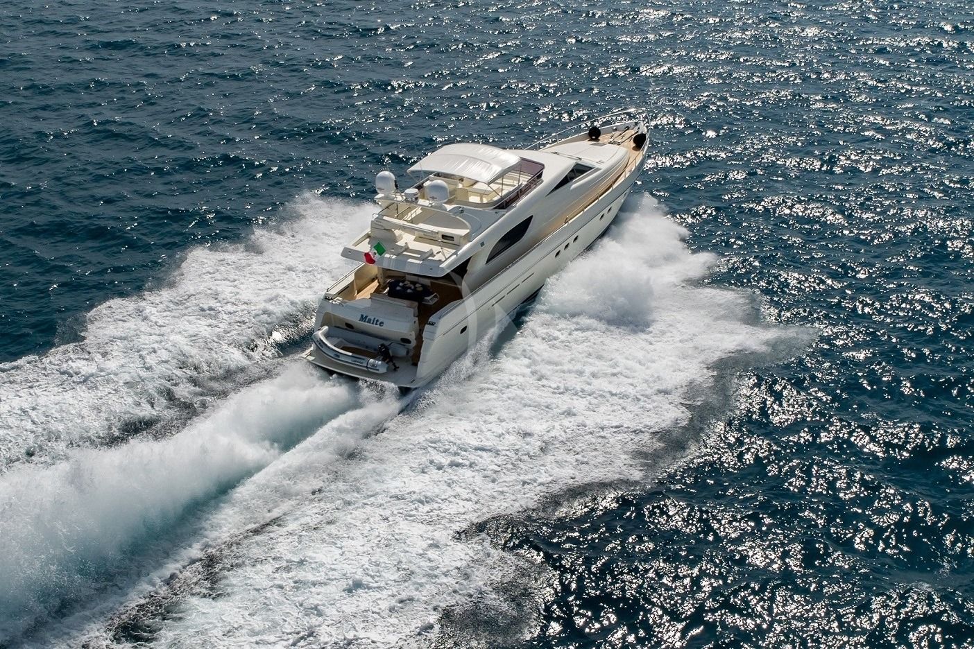 MAITE Ferretti 72 Crusing