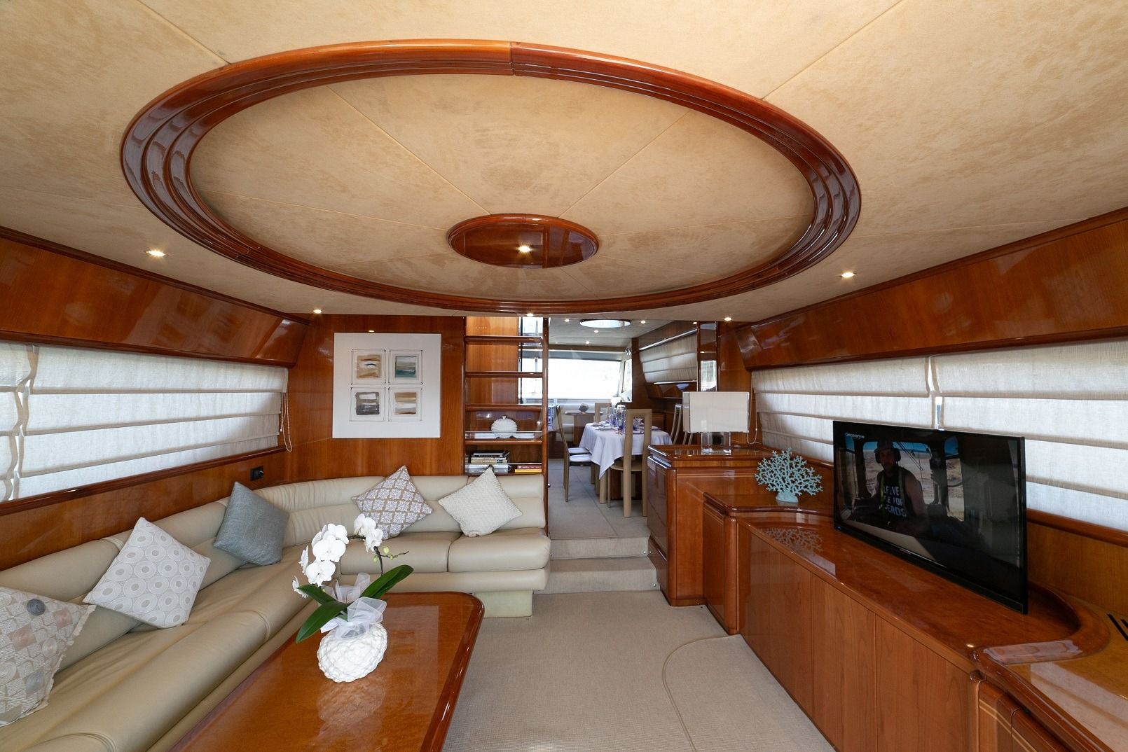 MAITE Ferretti 72 Salon