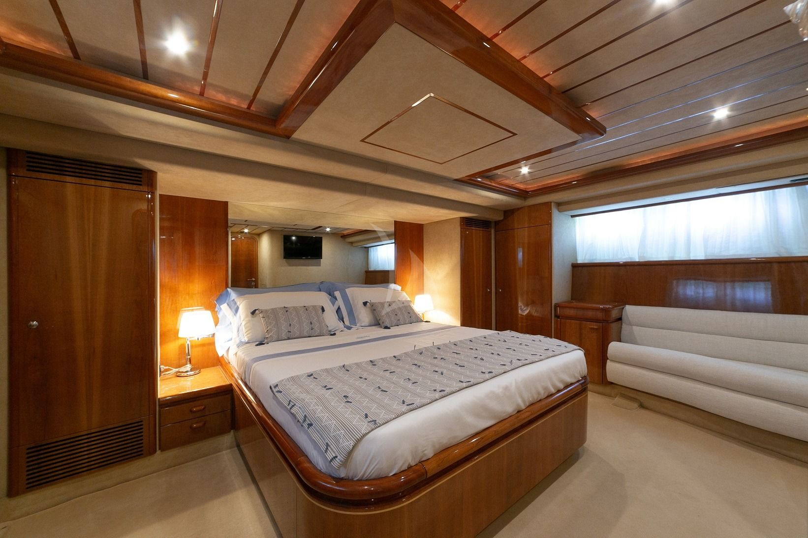 MAITE Ferretti 72 Cabin