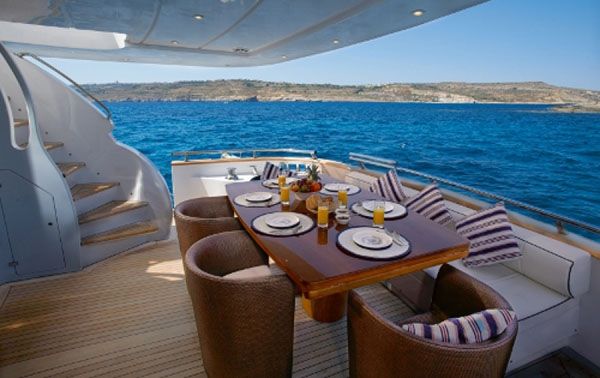 Main deck aft