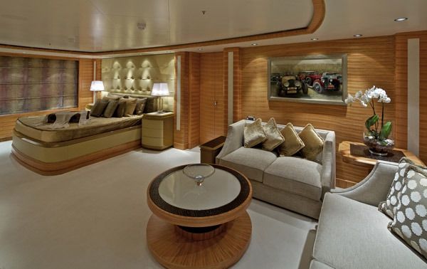 MIA RAMA Golden Yachts 176 Master Salon