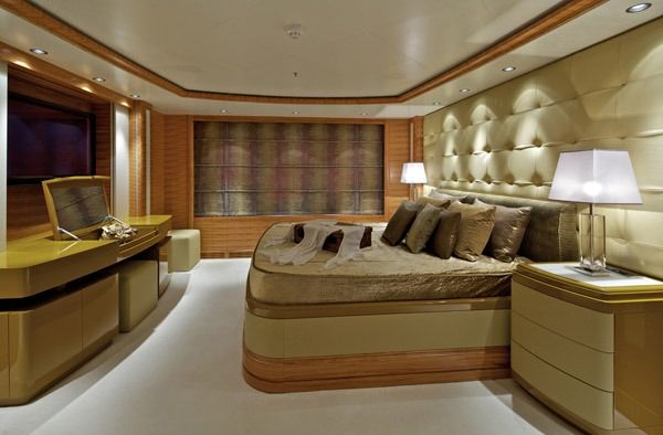 MIA RAMA Golden Yachts 176 Master Cabin