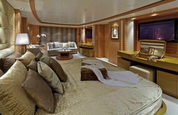 MIA RAMA Golden Yachts 176 Master Cabin