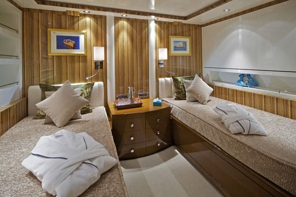 MIA RAMA Golden Yachts 176 Twin